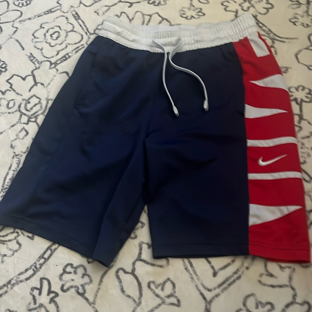 Nike Men’s Dri Fit Shorts size small
